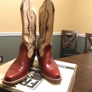 Retro style western boot